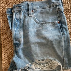 Perfect condition Levi’s shorts!